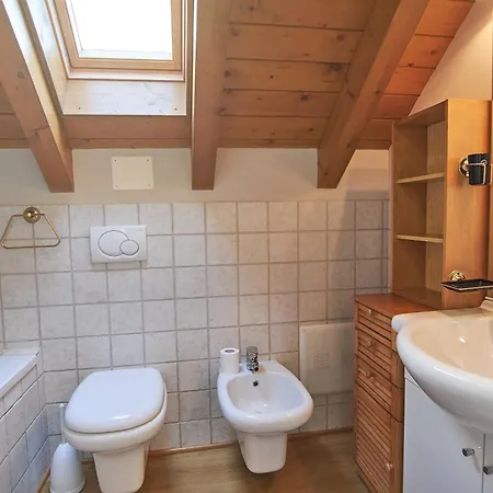 Francia - House With Lake View For 4 People